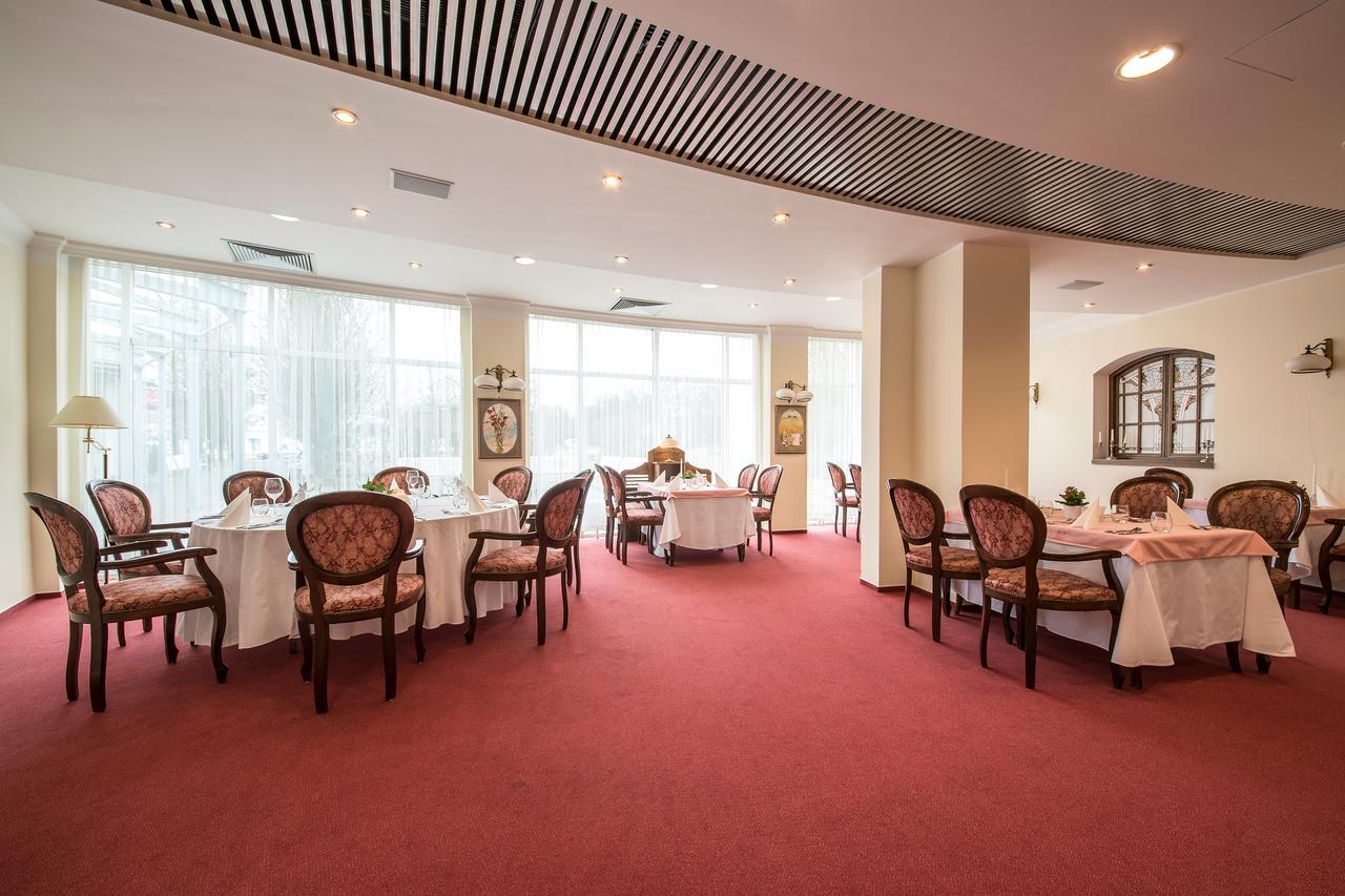 Hotel Jana Přerov Екстериор снимка