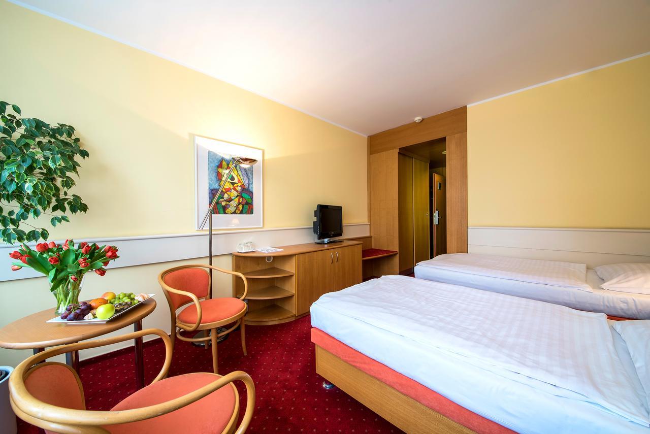 Hotel Jana Přerov Екстериор снимка