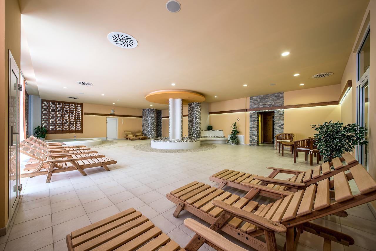 Hotel Jana Přerov Екстериор снимка