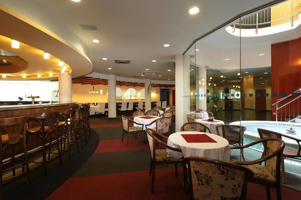 Hotel Jana Přerov Екстериор снимка